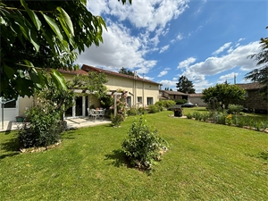 maison-villa à la vente -   86510  BRUX, surface 174 m2 vente maison-villa - APR700629